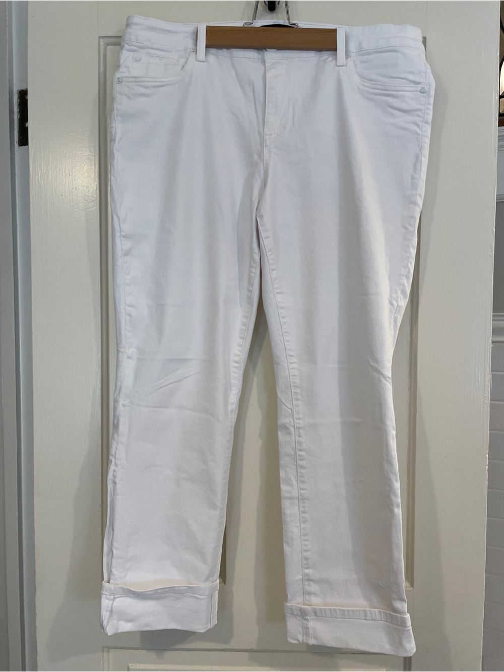 NWOT Kut from the Kloth White Straight-Leg Women's Jeans